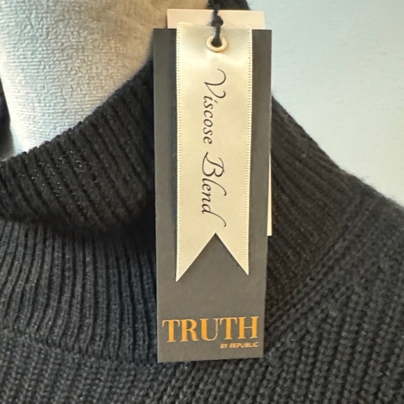 Truth Black and White Striped knit Sweater NWT L - Picture 3 of 11